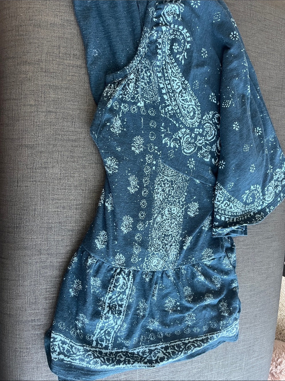 Lucky Brand Blue Paisley Print short top ruffed bottom Cool Knit
